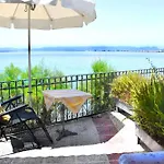 Verga Beachfront House Apartamento