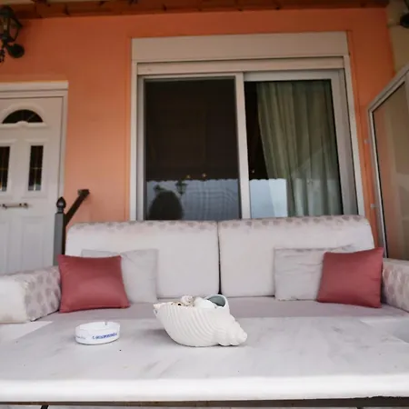 Verga Beachfront House *