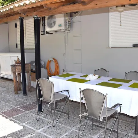 Verga Beachfront House Apartmán Kalamata