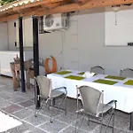 Verga Beachfront House Apartamento Calamata