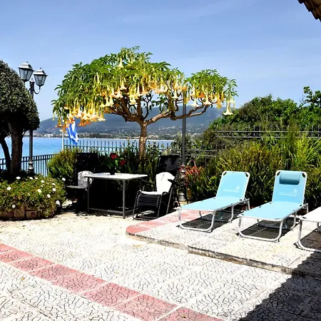 Daire Verga Beachfront House