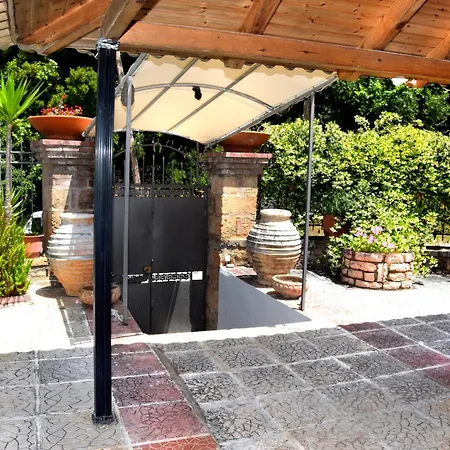 Daire Verga Beachfront House Kalamata