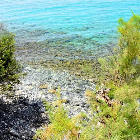 Verga Beachfront House Daire