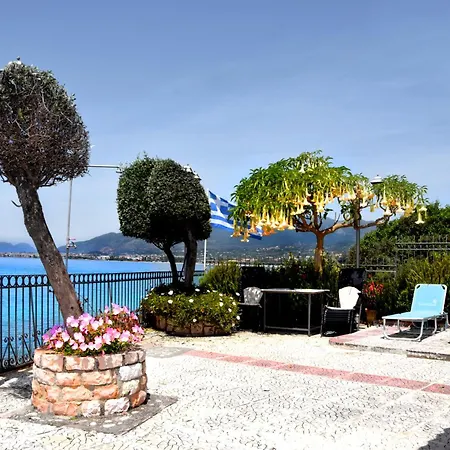 Verga Beachfront House Daire *