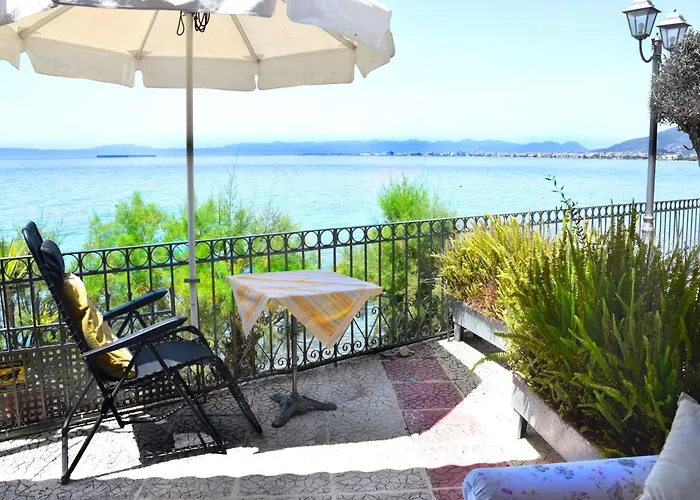 Verga Beachfront House Apartament